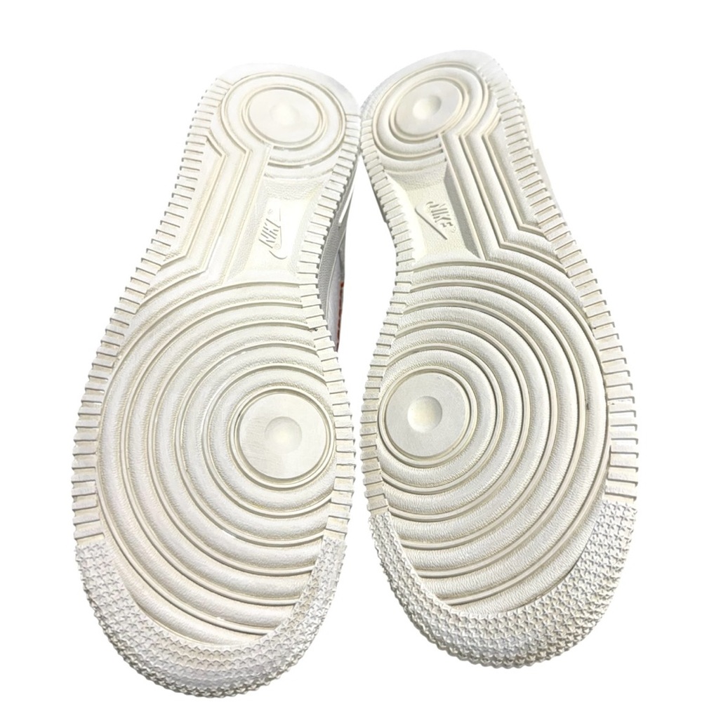 Nike Women’s Air Force 1 White Embroidered Sneakers Size 7.5 - Picture 4 of 6